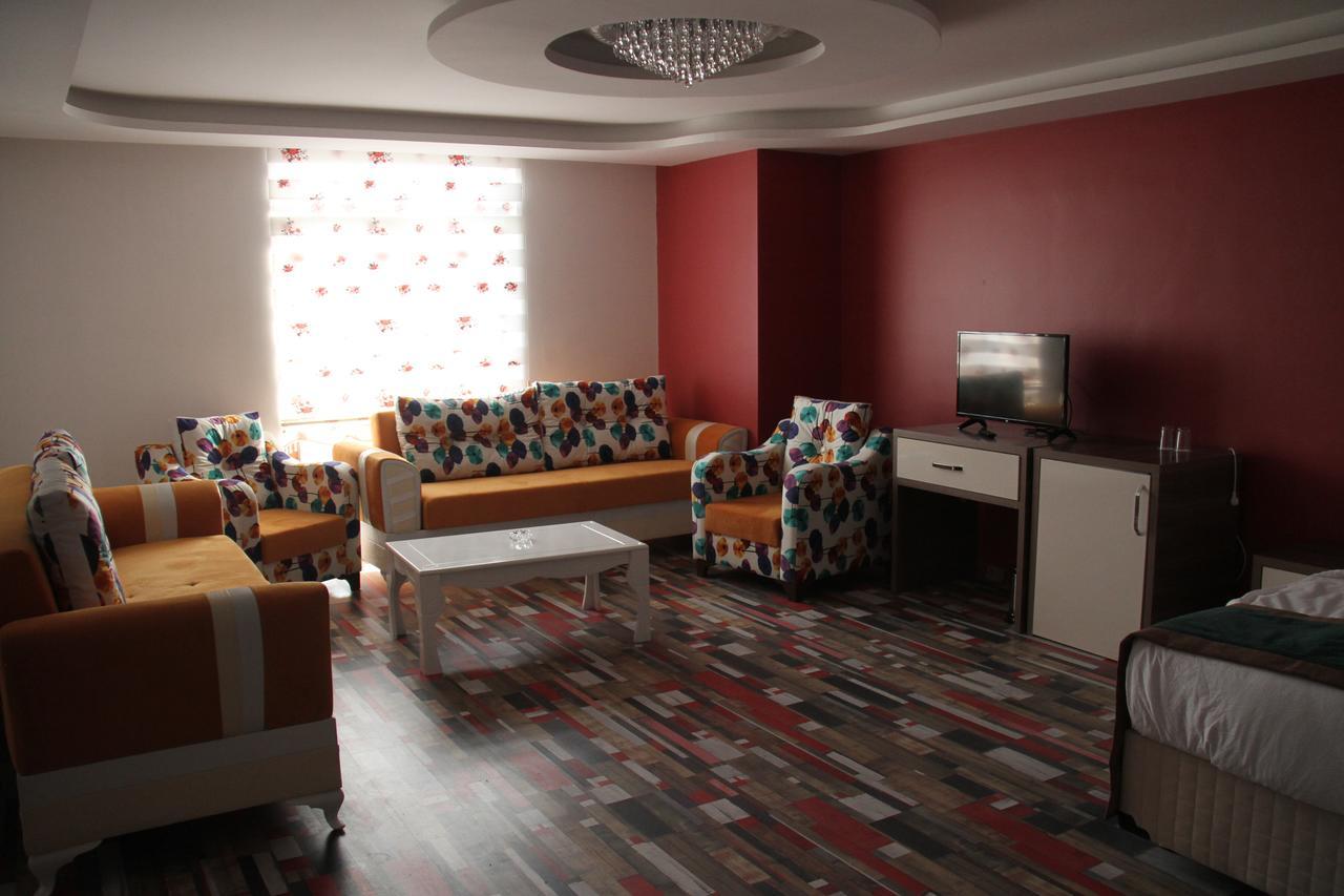 Gokdem Royal Hotel Ван Екстериор снимка