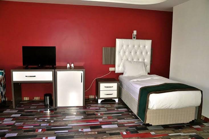 Gokdem Royal Hotel Ван Екстериор снимка